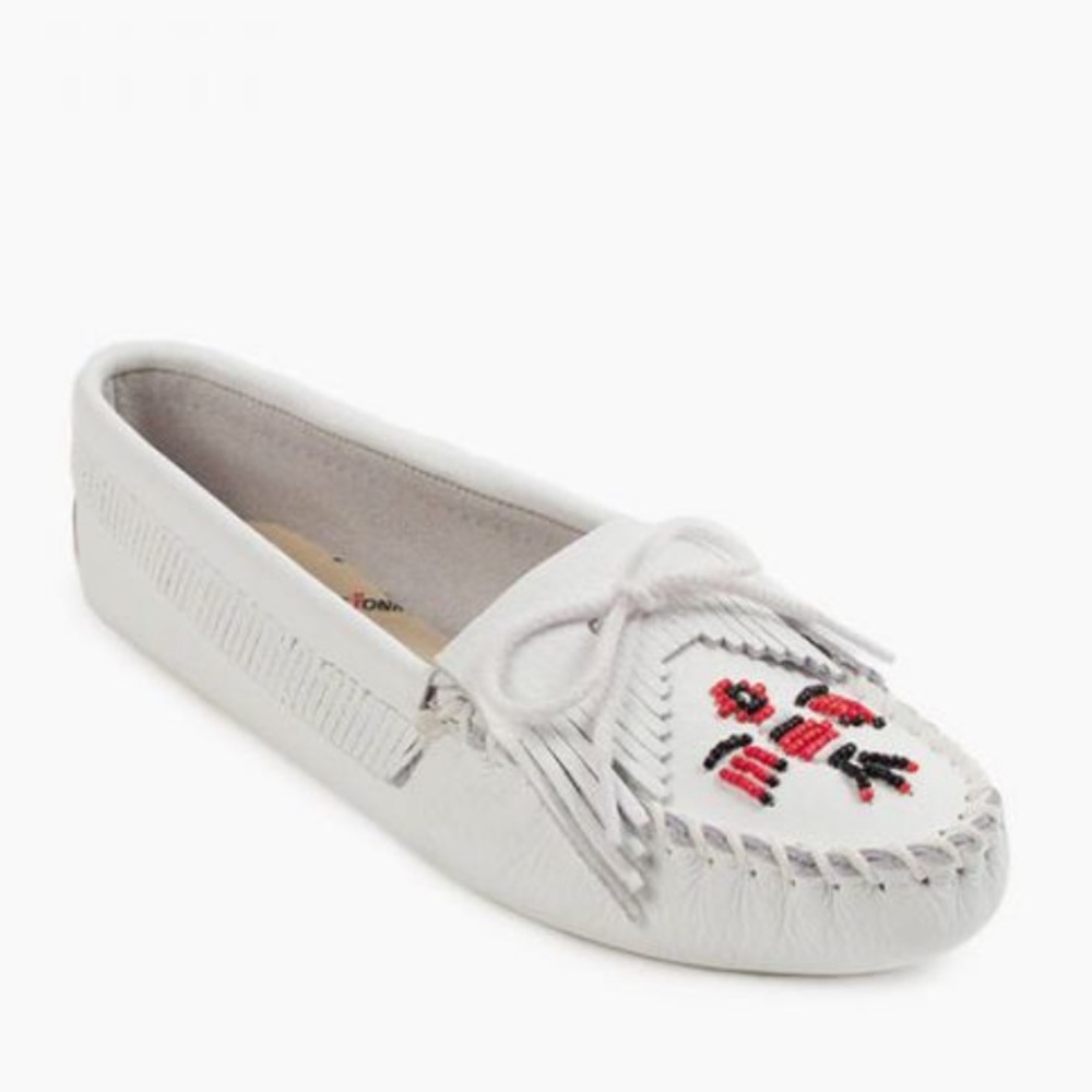 Worn once! Like new! Minnetonka Thunderbird Softsole in White size 8